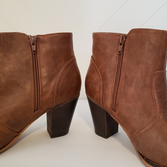 Brown Fringed Ankle Boots Women’s Size 10 - Picture 6 of 9